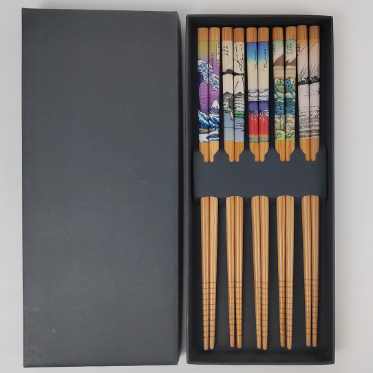 JAPANESE CHOPSTICK SET WITH SCENIC DECOR