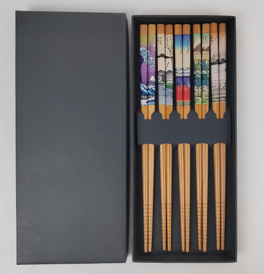 JAPANESE CHOPSTICK SET WITH SCENIC DECOR