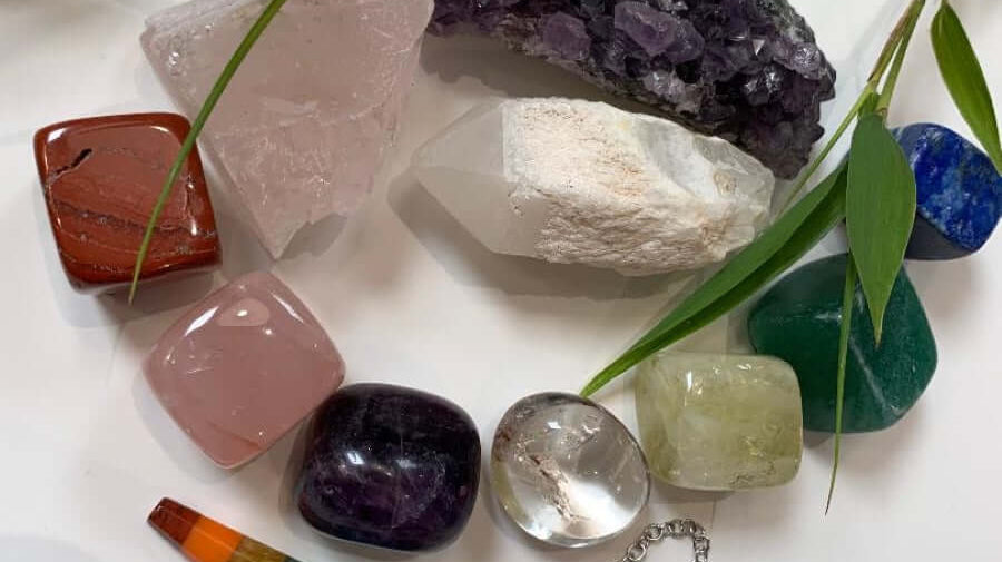 Gemstones Gift Box with Chakra, Amethyst, Rose Quartz and more